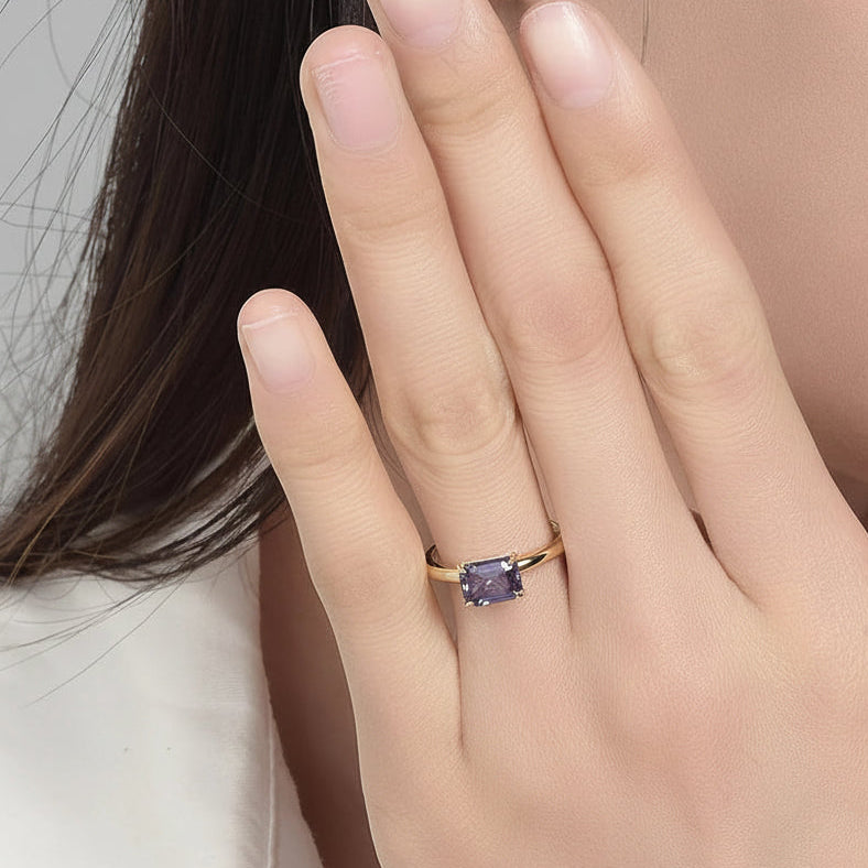 Arc-en-Ciel Alexandrite Emerald Ring – yellow gold option