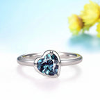 Cœur Alexandrite Heart Ring – violet tone under candlelight