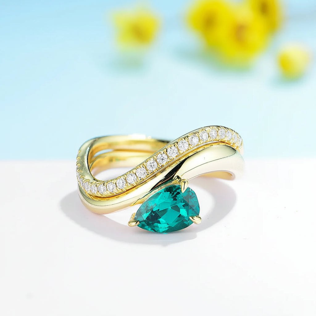 Verdure Émeraude Moissanite Ring – white gold option