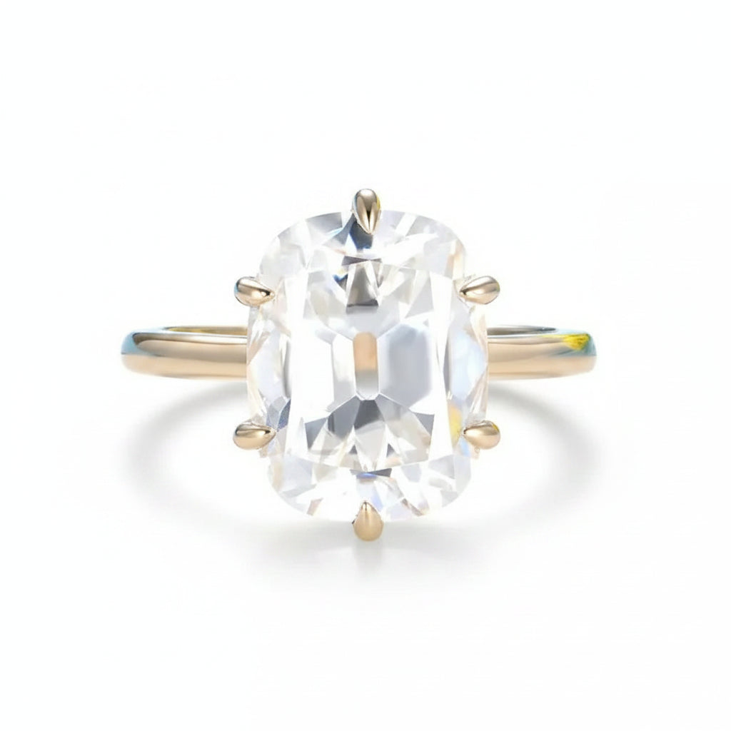 Ovale OMC Champagne Grande 4.5CT Moissanite Ring – champagne oval OMC moissanite in solid gold by Lunara