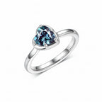 Cœur Alexandrite Heart Ring – green tone by daylight