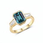 Émeraude Alexandrite Emerald Cut Ring – green tone by daylight