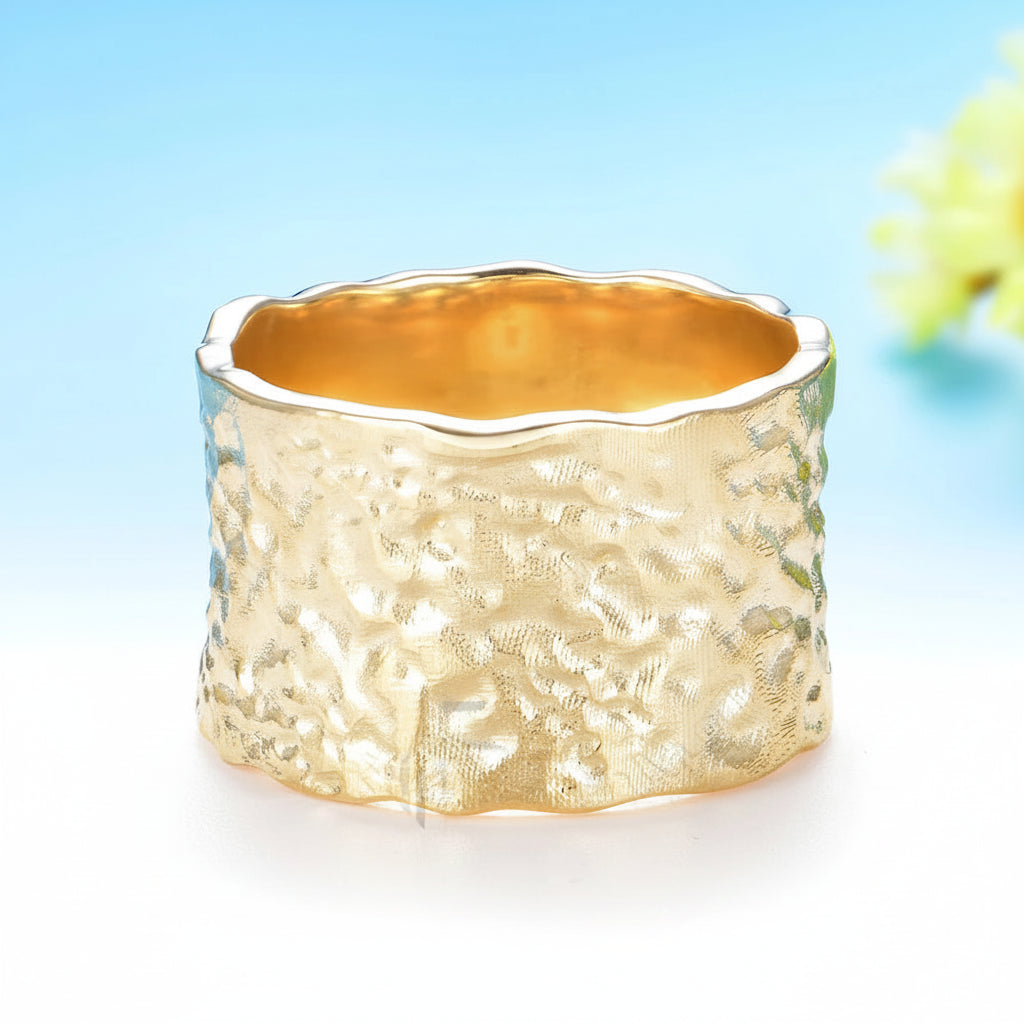 Martelé Hammered Gold Band Ring – yellow gold variant