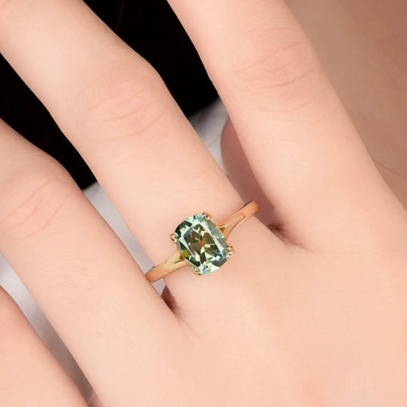 Cyan Trio 3CT OMC Moissanite Ring Set – close-up of cyan OMC stones