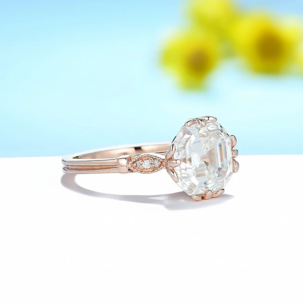 Diamant Asscher Moissanite Ring – worn on hand