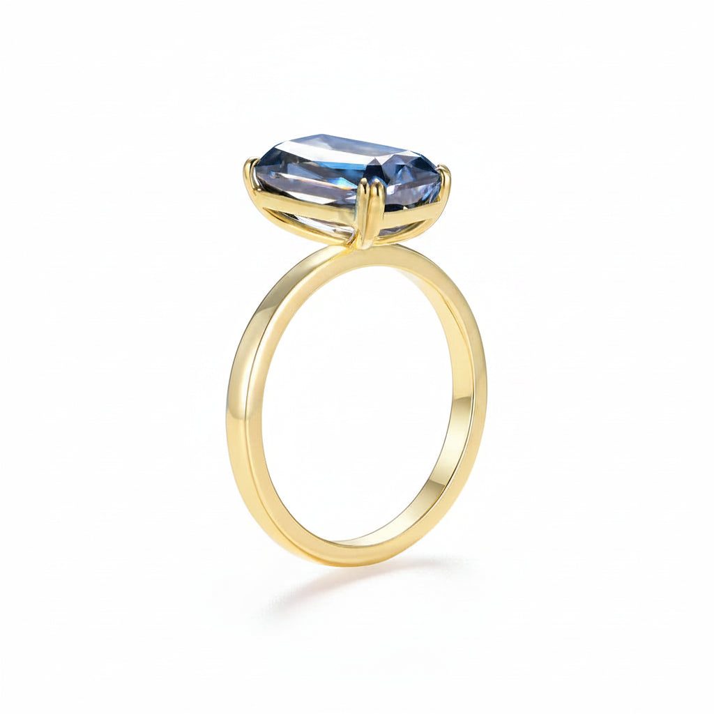 Croisé Bleu Moissanite Ring – top view of crossover design