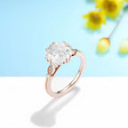 Diamant Asscher Moissanite Ring – top view of asscher cut