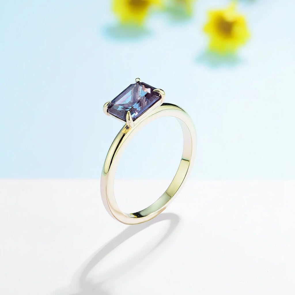 Arc-en-Ciel Alexandrite Emerald Ring – worn on hand