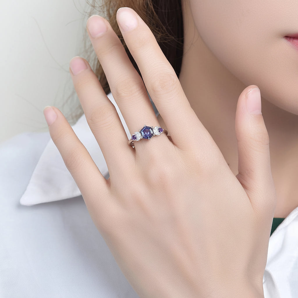 Hexagone Alexandrite Moissanite Ring – yellow gold option