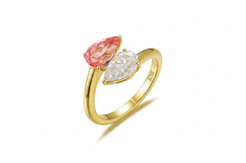 Aurore Padparadscha Moissanite Ring – peachy-pink tone close-up