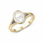 Velours Portrait Moissanite Sapphire Ring – top view of portrait frame setting