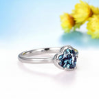 Cœur Alexandrite Heart Ring – worn on hand