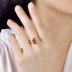 Soleil Orange Sapphire Ring – close-up of fanta orange stone