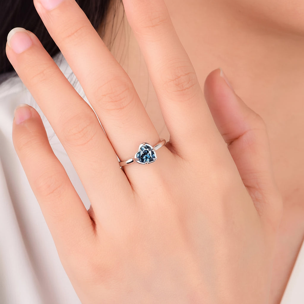 Cœur Alexandrite Heart Ring – white gold option