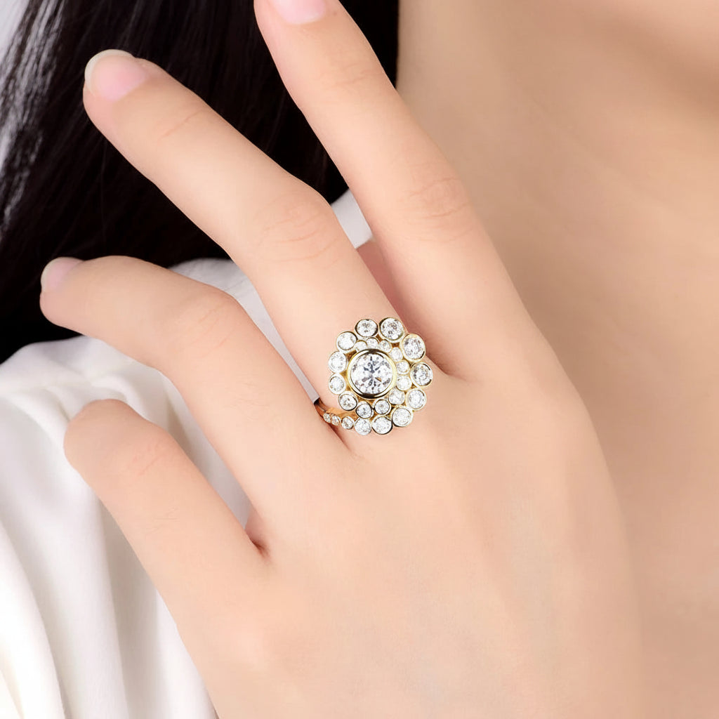 Vague Cyan Moissanite Spiral Ring