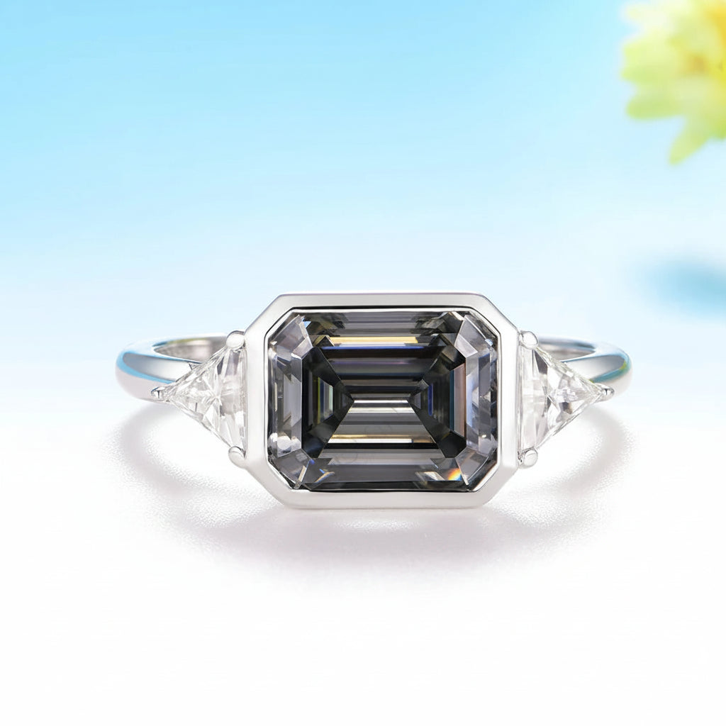 Brume Grise Moissanite Emerald Ring – yellow gold option