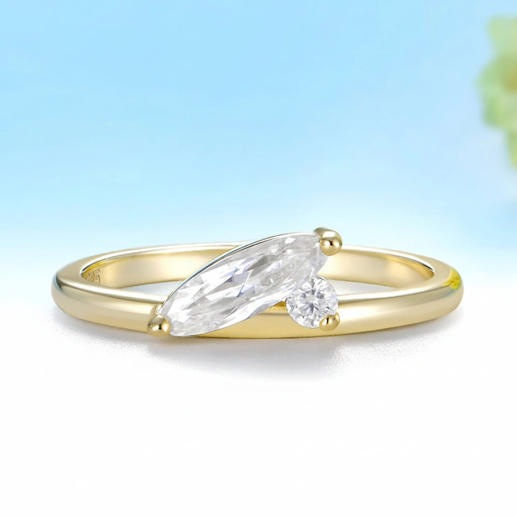 Coussin Oval Moissanite Ring – rose gold option