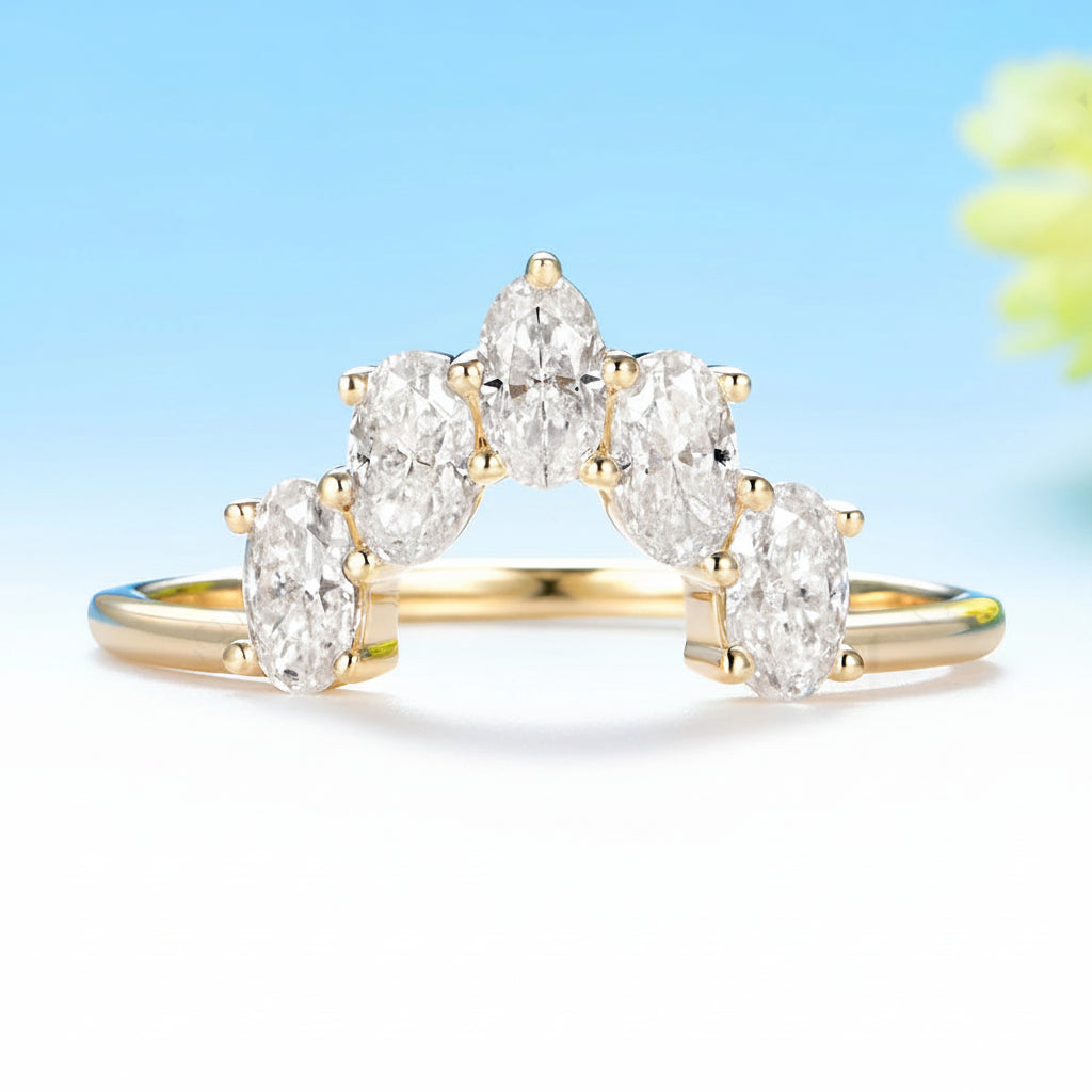 Aurore Oval Moissanite Ring – yellow gold variant