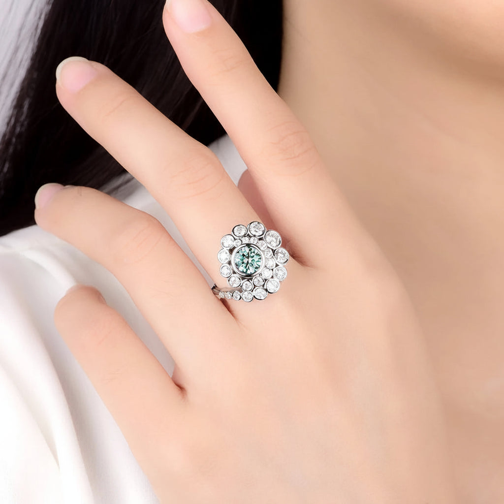 Vague Cyan Moissanite Spiral Ring