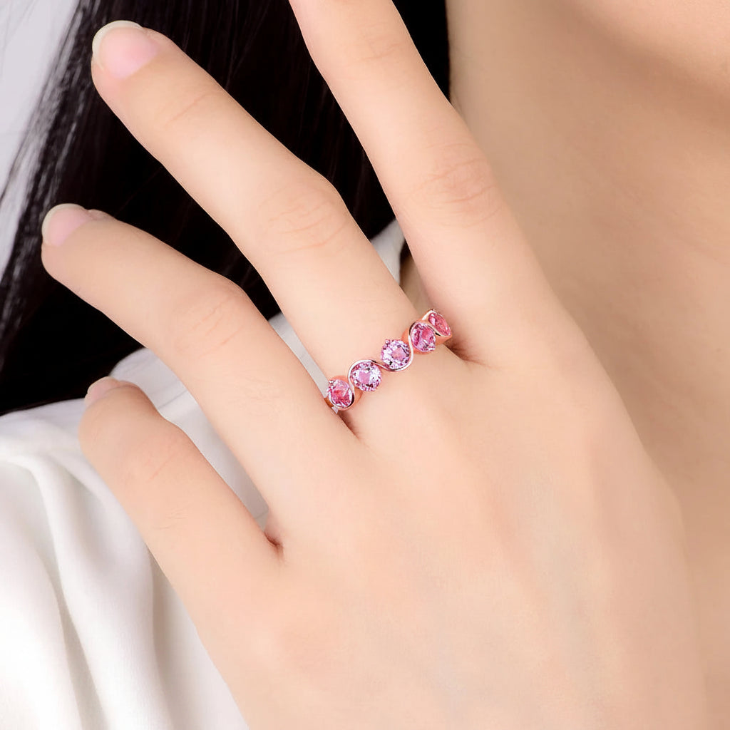 Rose Céleste Pink Sapphire Ring – close-up of pink sapphire
