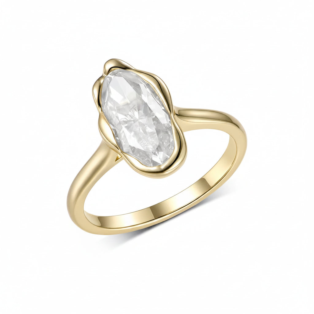 Étoile Diamond Solitaire Ring – top view of brilliant cut diamond