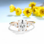Grand Coussin Moissanite Ring – yellow gold setting