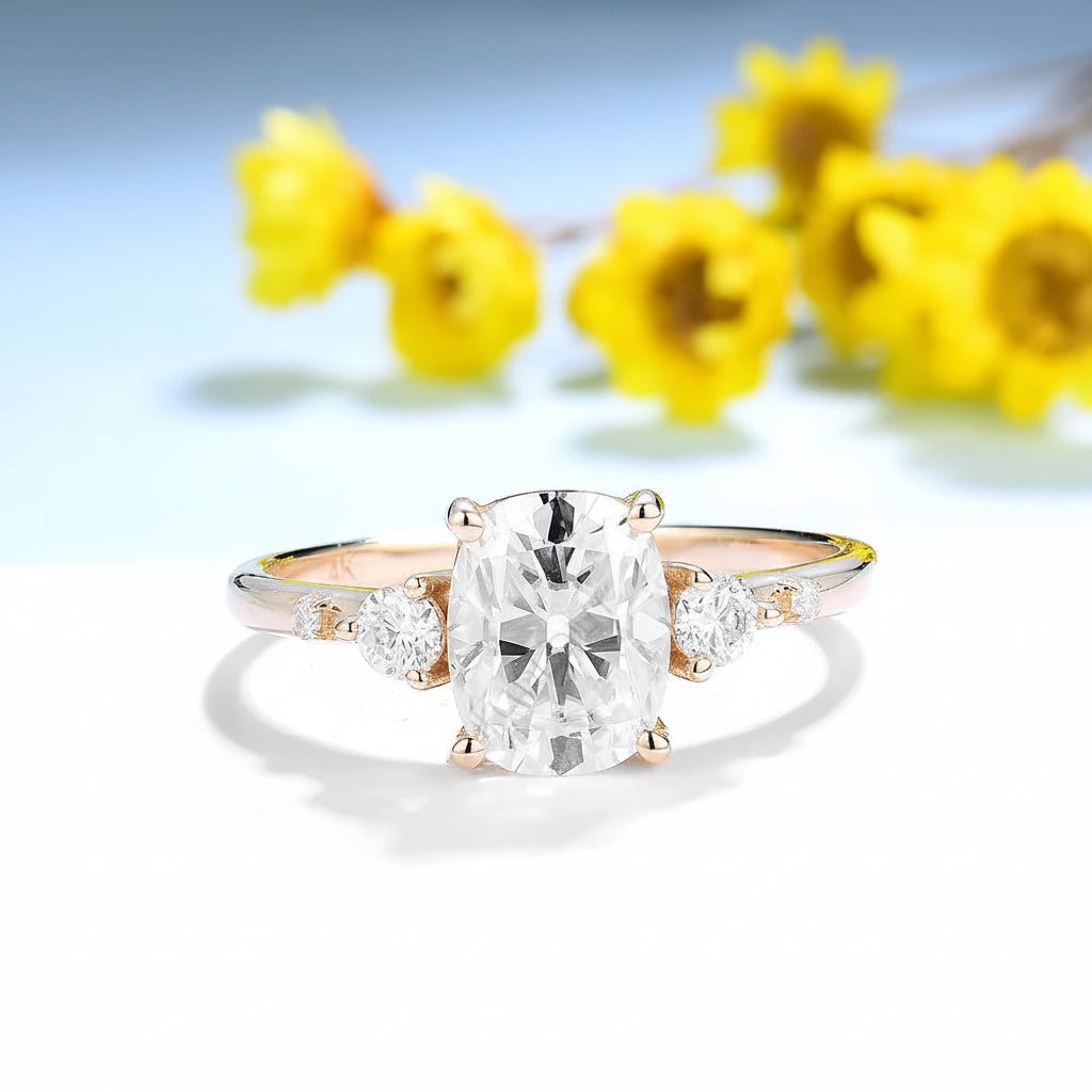 Grand Coussin Moissanite Ring – yellow gold setting