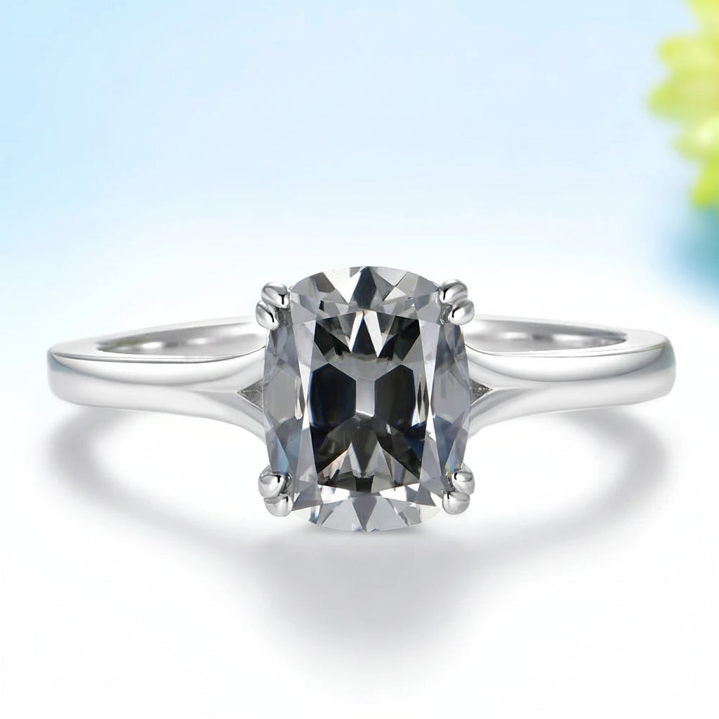 Velours Gris OMC Cushion Ring – close-up of grey stone OMC facets