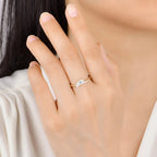 Coussin Oval Moissanite Ring – yellow gold variant